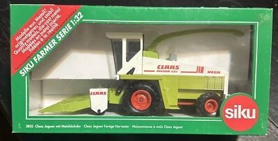 Siku Model 3855 1/32 CLAAS Jaguar Forage Harvester in box - Image 1 of 4