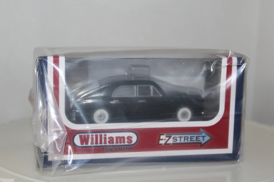 Williams/Bachmann #42750 Motorized EZ Street BLACK SEDAN CAR (superstreets) - Image 1 of 1