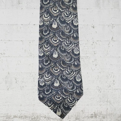 1990s Vintage Henry Grethel Olive Green Curly Feather Abstract Silk Necktie 4x57 - Image 1 of 4