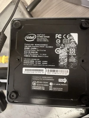 Computer Mini PC Intel NUC8I5BEK2 RAM, 120GB SSD M.2, Windows 11 Pro - Immagine 1 di 4