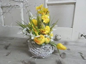 Frühlingsgesteck im Rebennest (G), mit Tulpen, Narzissen, Ranunkeln, Ostereier - Bild 1 von 3