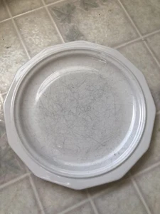 Vtg PFALTZGRAFF WHITE HERITAGE DINNER PLATES USA 10 1/4" Wide Embossed BackStamp - Picture 1 of 3