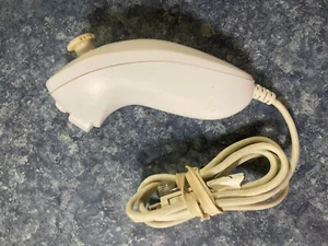 Genuine Nintendo Wii Nunchuck - Picture 1 of 1