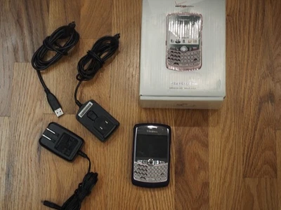 VINTAGE - Blackberry Curve 8330 Smartphone Verizon - PINK - Image 1 of 4