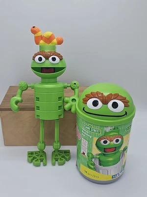Kid K’NEX 芝麻街建筑套装雕像 Oscar The Grouch 完整二手状况完好 2004 — 第 1/4 张图片