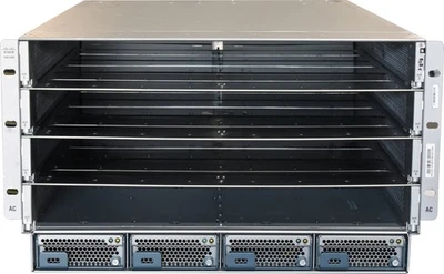 Cisco Blade Server Chassis UCS 5108 68-5091-05 2x 40G Module UCS-IOM-2304 - Bild 1 von 4