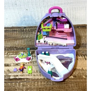 Vintage 1995 Polly Pocket Snow Mountain Vacation Fun Bluebird Toys - Bild 1 von 5