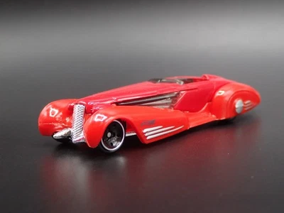 Personalizzato CADILLAC Portabastoni Fleetwood Rosso 1/64 Scala da Collezione - Immagine 1 di 4