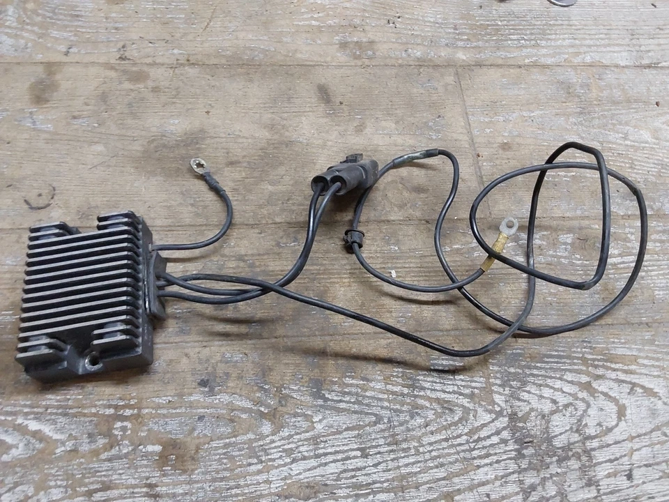 Harley-Davidson Dyna Wide Glide 1999 1993-1999 rectificador de voltaje eléctrico Foto 1 de 4