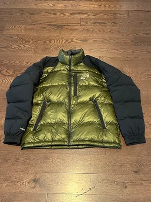 Stussy Mountain Hardwear Subzero Dark Army size M - Image 1 of 4