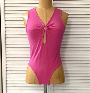 Muy Muy Body Tanktop Damen Large rosa ärmellos V-Ausschnitt Barbiecore neu mit Etikett NEU - Bild 1 von 12