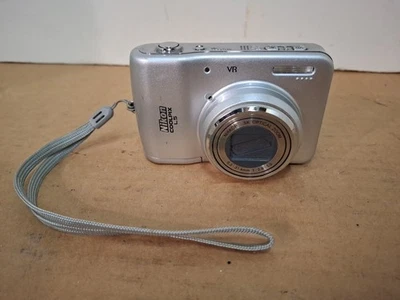 Nikon COOLPIX L5 7.2MP Digital Camera - Silver - Image 1 of 2