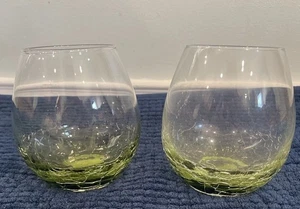 Juego de 2 vasos de vino de copa Pier 1 Crackle Stemless 4,5" verde oliva 16 oz - Imagen 1 de 7