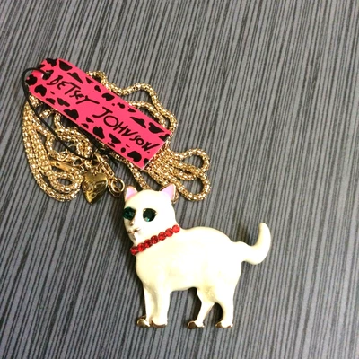 Betsey Johnson Gatito Blanco Gato Cristal Colgante, Broche en Collar Dorado Artículo Nuevo Foto 1 de 3