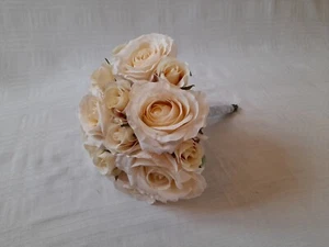 6" Handmade Cream Rose Bouquet - Picture 1 of 3