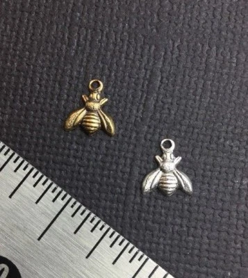 Antiguo pequeño dije de encontrar joyas de abeja melífera - buey de plata, buey de latón 3409 Foto 1 de 4