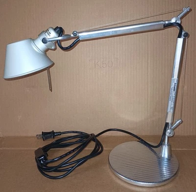 Lámpara de mesa Artemide TOLOMEO MICRO plata Michele de Lucchi Foto 1 de 4