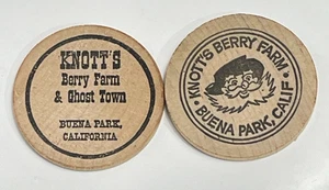 Lote de 2 recuerdos de madera de níquel Knott’s Berry Farm Buena Park CA Ghost Town - Imagen 1 de 6