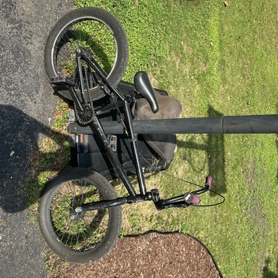 Bicicleta Kinkbmx Mission Triumph en negro usada pero en buen estado Foto 1 de 4