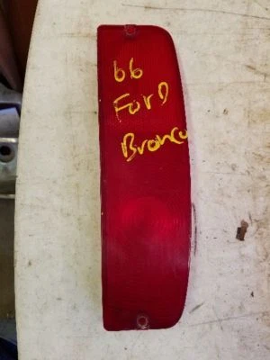 R TAIL LIGHT RECTANGULAR FITS 64-66 FORD E100 VAN SAE-TSIA-64  TK - Image 1 of 4