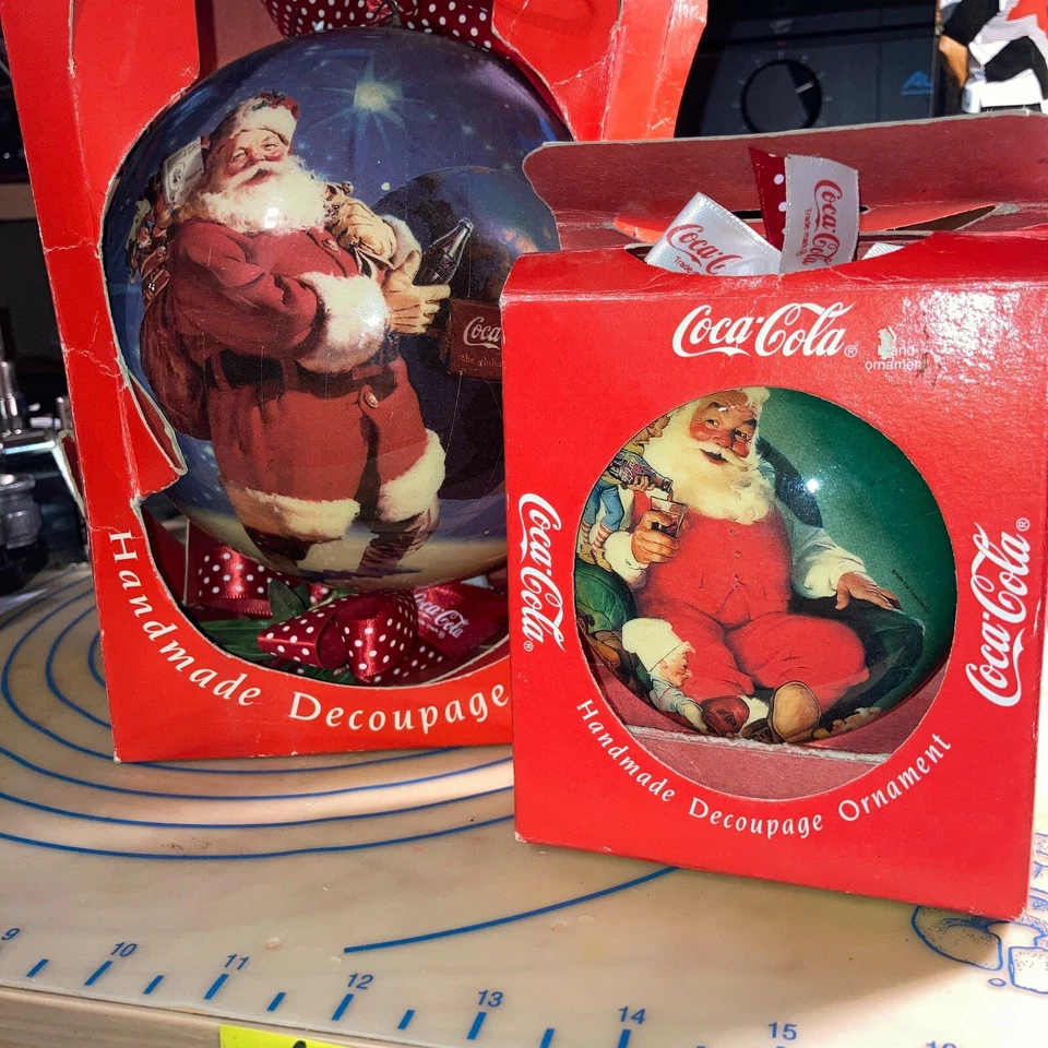 LOTE DE 8 Adornos Enesco Coca Cola 94-98, Osos, Papá Noel ENVÍO GRATUITO NUEVO EN CAJA Foto 1 de 4