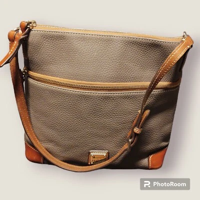 Bolso Bandolera Dooney & Bourke Gris Grano Guijarro/Topo Foto 1 de 4