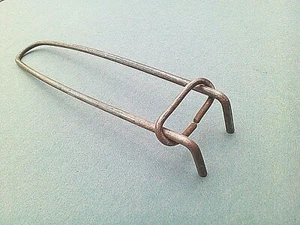 VINTAGE V W Splitscreen Radkappe Abzieher Feder Stahl verzinkt passt auf ein 3,5mm Loch - Bild 1 von 10