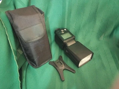 NEEWER 750II Flash TTL for NIKON Camera with CASE Functions Well - Image 1 of 4