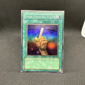 YUGIOH LUZ PIERCING OSCURO MP1-015 SUPER HP/PLIEGUES - Imagen 1 de 4