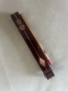 Charlotte Tilbury Lip Cheat. Iconic Baby Re-shape & Re-size Lip Liner 1.2g - Picture 1 of 8