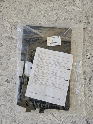 Cubierta de radiador de rejilla de invierno para camioneta GMC Chevrolet GM 85665373 Foto 1 de 4