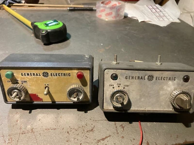 Dos cabezales de control GE Mastr vintage Foto 1 de 4