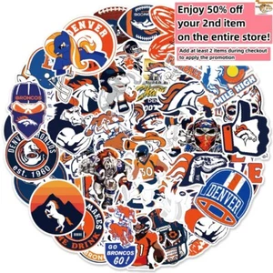 50 pezzi adesivi vinile impermeabili Denver Broncos NFL calcio telefono bagagli laptop - Foto 1 di 9
