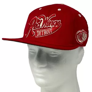Detroit Red Wings Script Wollmütze Kappe rot Reebok 6 Panel Snapback NHL Spell Out - Bild 1 von 9