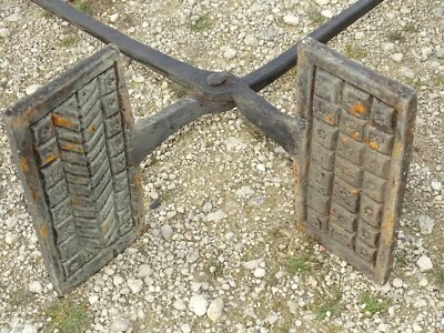 ANCIEN GRAND GAUFRIER de CHEMINEE FONTE XVIII/XIX PLAQUES décorées ART POPULAIRE - Photo 1/4