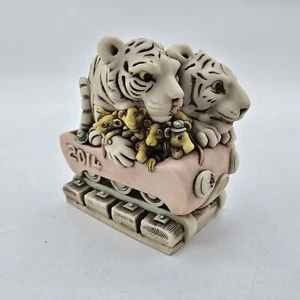 HARMONY KINGDOM Box Figurine HIGH ROLLERS V2 Las Vegas Tigers Miniature SIGNED - Picture 1 of 11
