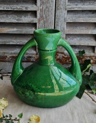 ANCIEN VASE A ANSE CRUCHE VERNISSEE VERT TERRE CUITE ANNEE 30 - Photo 1/4