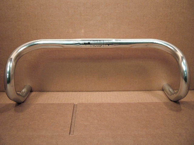 Nuevo-Antiguo-Stock Cinelli Barras "Nervas" (42cm/26.0mm) con Curvas Anatómicas... Plata Brillante Foto 1 de 1