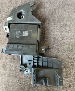 2025 Cadillac CT5 Transfer Case Computer Control Module Unit OEM 13563788 - Foto 1 di 4