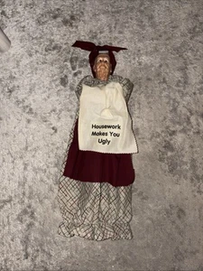 "Muñeca fea Housework Makes You hecha a mano vintage granate/beige 20""x6"" G26b" - Imagen 1 de 9