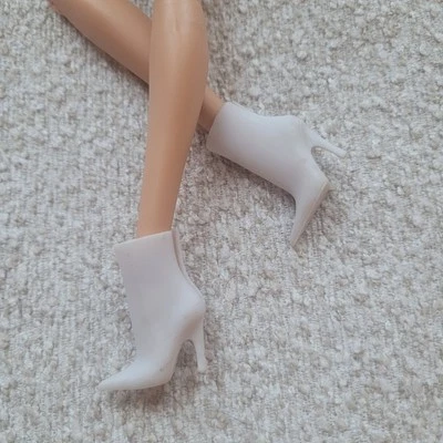 Zapatos Barbie Mattel ♡ Botas Stiletto blancas Foto 1 de 3