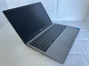 Dell Latitude 3330 13.3” FHD i5-1155G7 2.50GHz 8GB 256GB Batería 100% QWERTY - Imagen 1 de 6