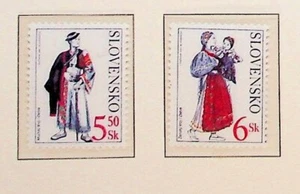 SLOVAKIA Sc 374-75 NH ISSUE OF 2001 - COSTUMES - Picture 1 of 1