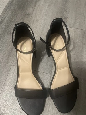 Tacones ALDO negros prístinos con correa al tobillo talla 9 nuevos sin caja Foto 1 de 4