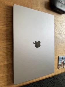 Apple MacBook Pro 16" (1TB SSD, M1 Pro, 16GB RAM) Laptop... - Afbeelding 1 van 10