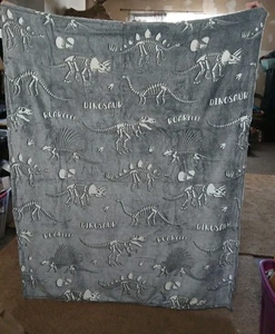 Glow In The Dark Dinosaur Blanket Gray & White 50" x 60" - Picture 1 of 4