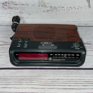 Radio Reloj Despertador GE AM/FM Modelo #7-4613D - Imagen 1 de 8