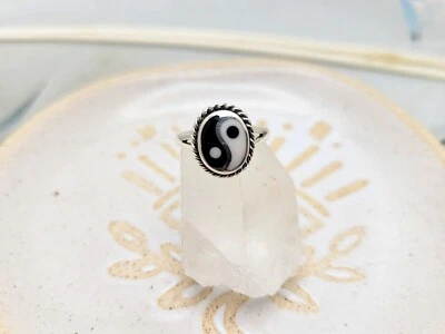 Tamaños 4 a 10/Plata de Ley 925 Ovalado Oxidado YIN YANG Anillo de Cristal Trenzado Foto 1 de 4