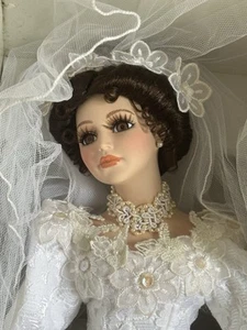 VTG 1996 JULIA Porcelain Musical Bride Doll - The San Francisco Music Box Co 22” - Imagen 1 de 19
