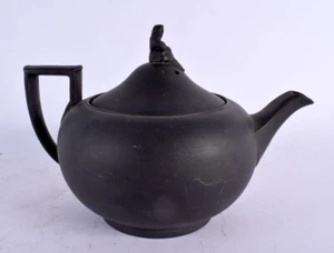 C1912 Wedgwood BLACK BASALT Teapot Sybil Finial Diagonal Cut Large 10x7" Heavy - Picture 1 of 6
